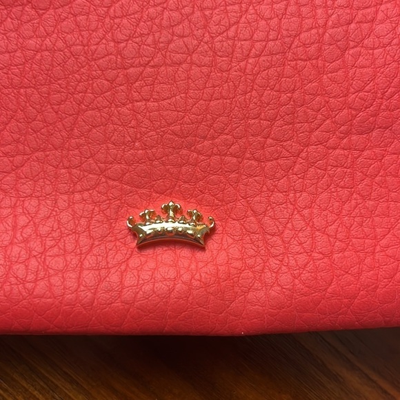 NWOT JUICY COUTURE CORAL VEGAN LEATHER WRISTLET - Picture 8 of 12